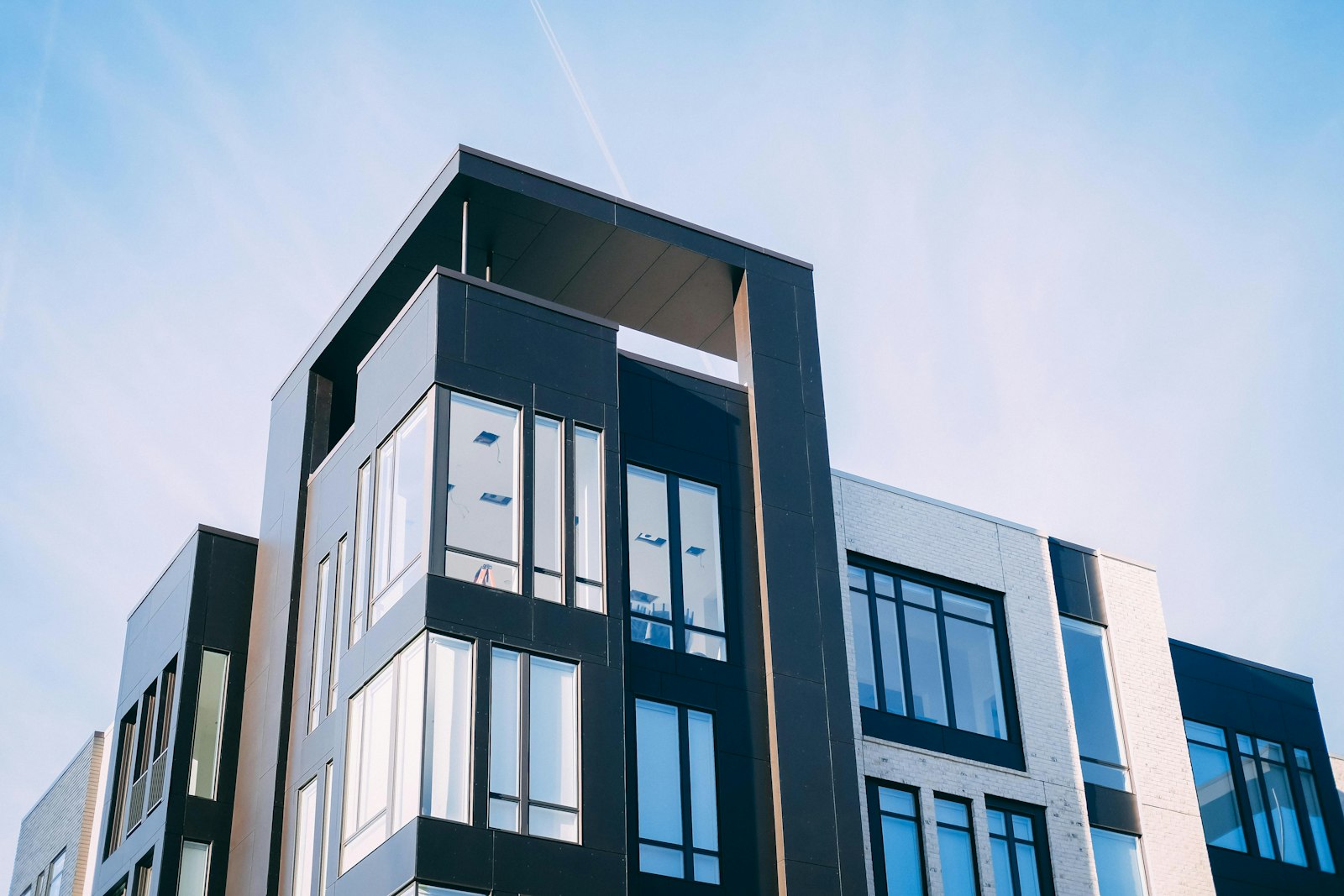 Bosnjë e Hercegovinë, TM2 2026: banesat e reja 3.311 KM/m² (≈1.693 €/m², +5,2%), shitjet +34,3%